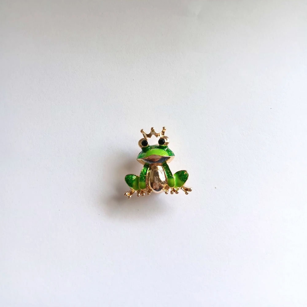 Frog Pin Brooch - Picture 2 of 8